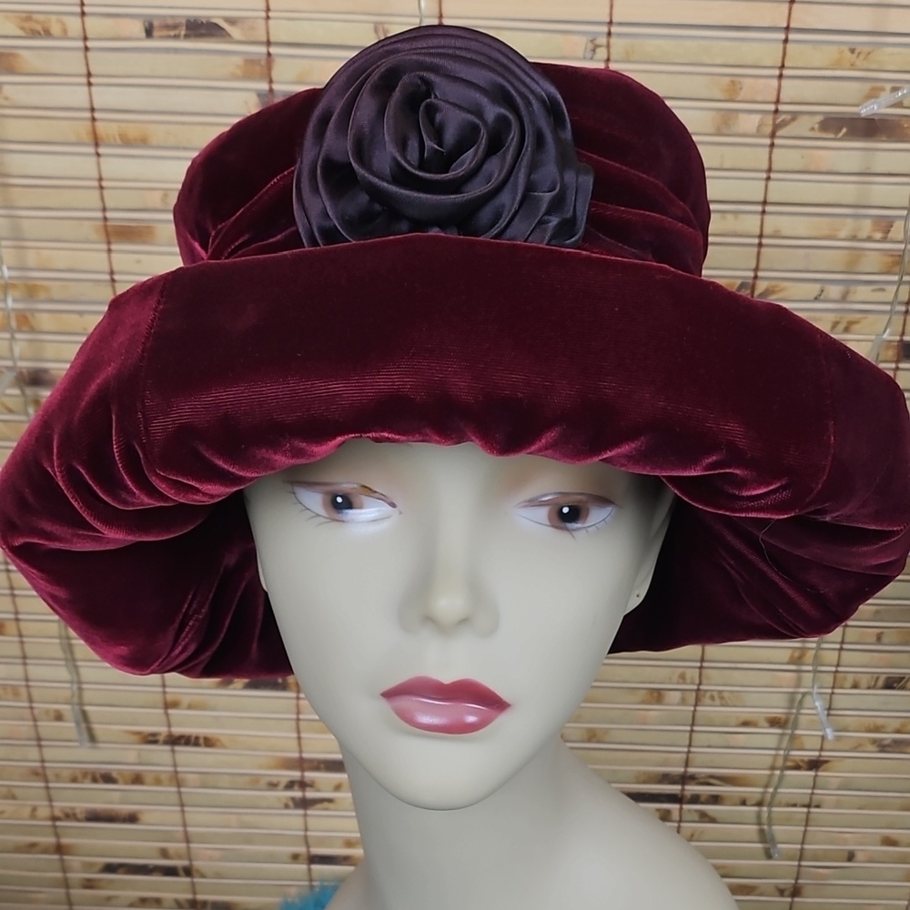 Luxurious Velvet Hat with Black Floral Detail